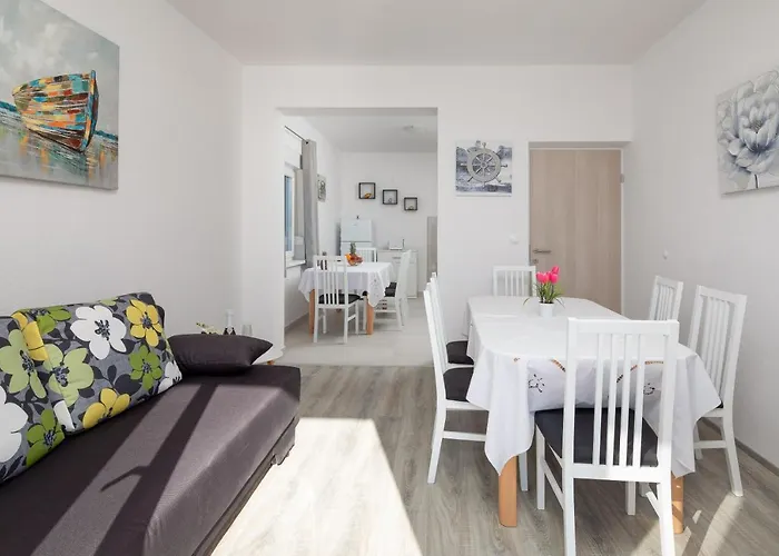 Apartments 20 Meters From The Beach