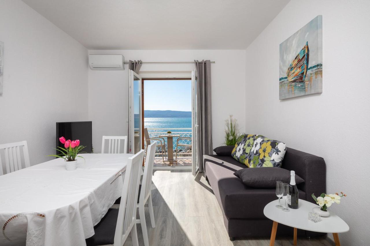Apartment 20 Meters From The Jesenice (Split-Dalmatia)