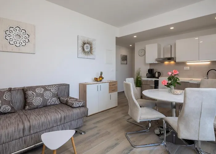Apartments 20 Meters From The Beach
